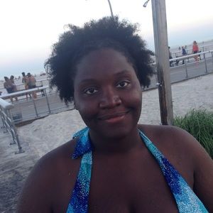 Meet your Posher, Briana